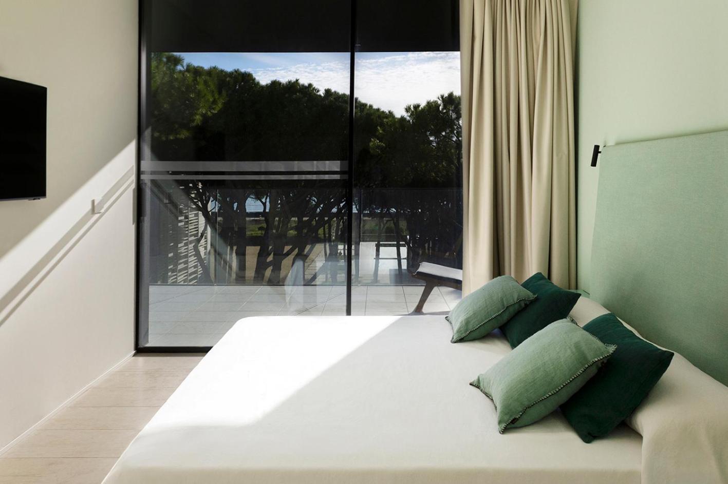 Hotel Mediterraneo Suite&Residence 리도 디 예솔로 외부 사진