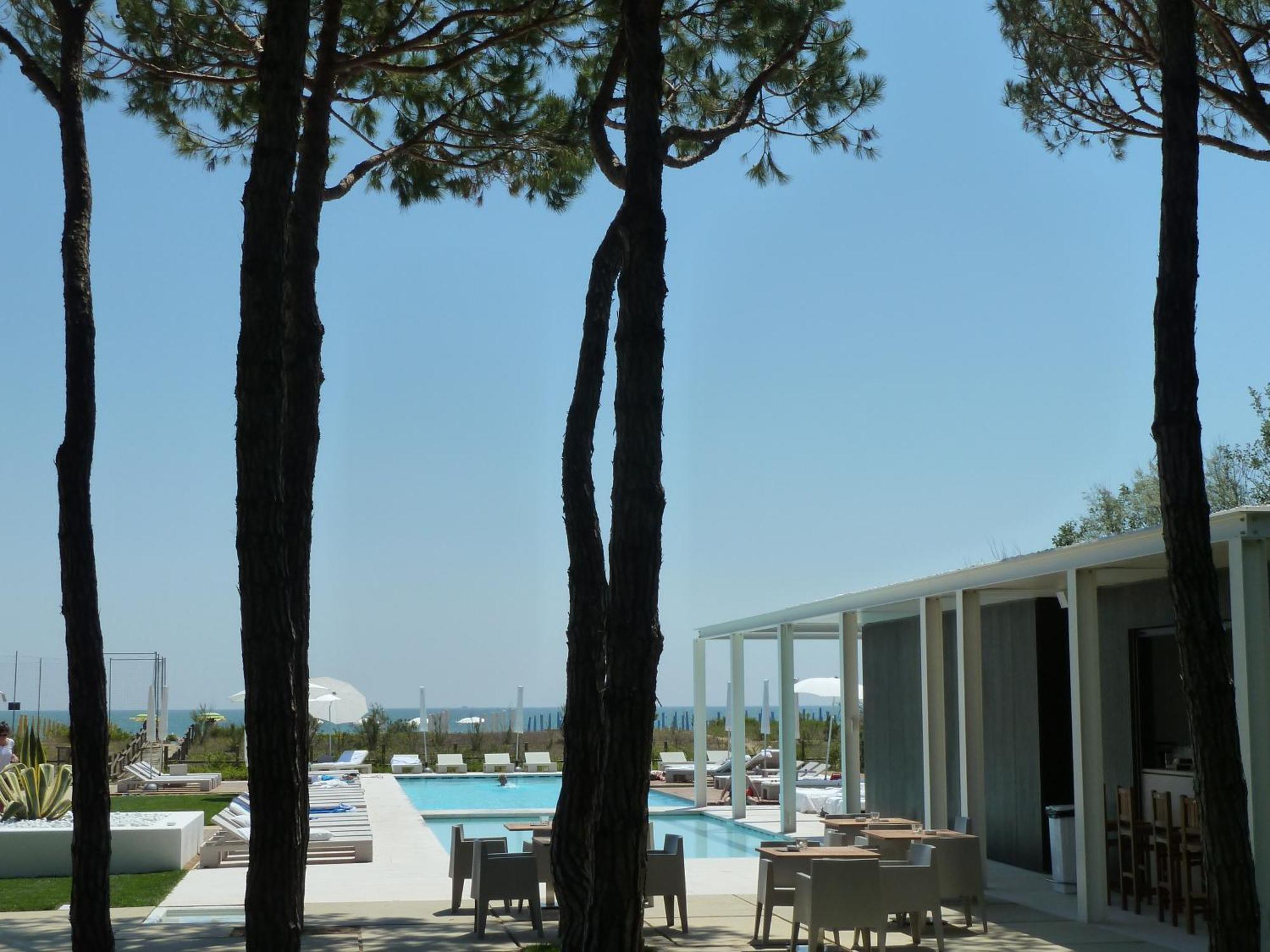 Hotel Mediterraneo Suite&Residence 리도 디 예솔로 외부 사진
