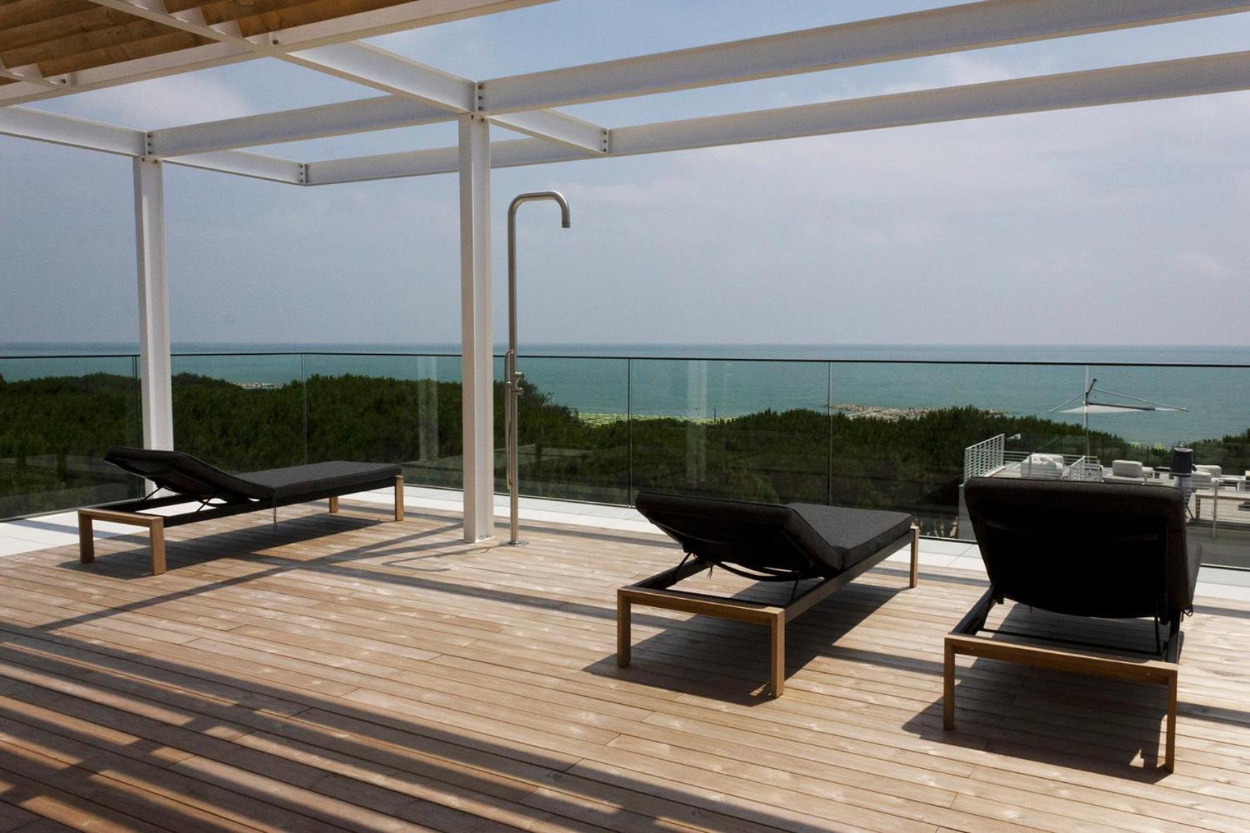 Hotel Mediterraneo Suite&Residence 리도 디 예솔로 외부 사진